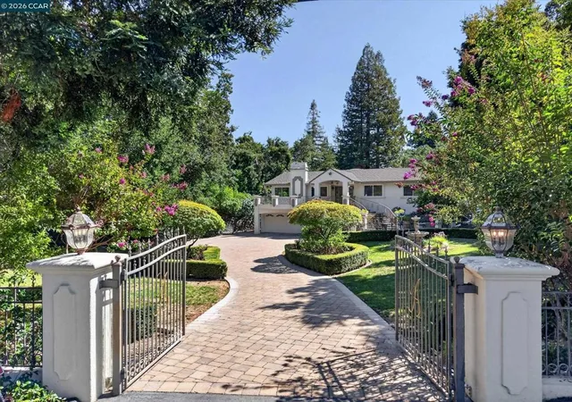 Photo 2 of Single family home for sale at 891 Livorna Rd, Alamo, CA 94507 | MLS# 41145770 | Listing updated on 2026-10-07