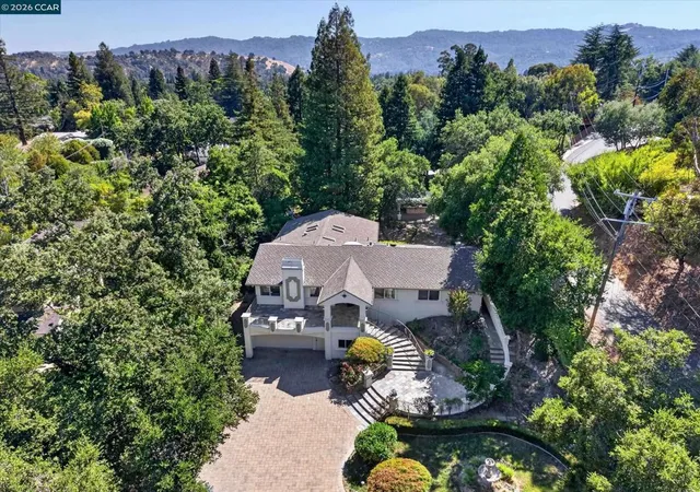 Photo 3 of Single family home for sale at 891 Livorna Rd, Alamo, CA 94507 | MLS# 41145770 | Listing updated on 2026-10-07