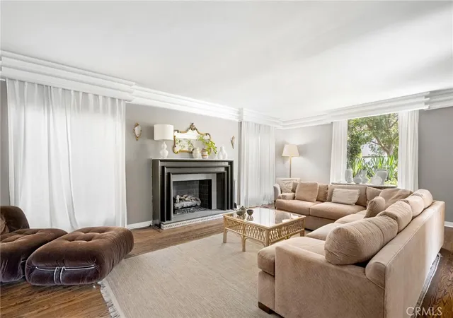 Photo 3 of Sale Pending at 1319 Rossmoyne, Glendale, CA 91207 | MLS# GD26182090 | Listing updated on 2026-10-10
