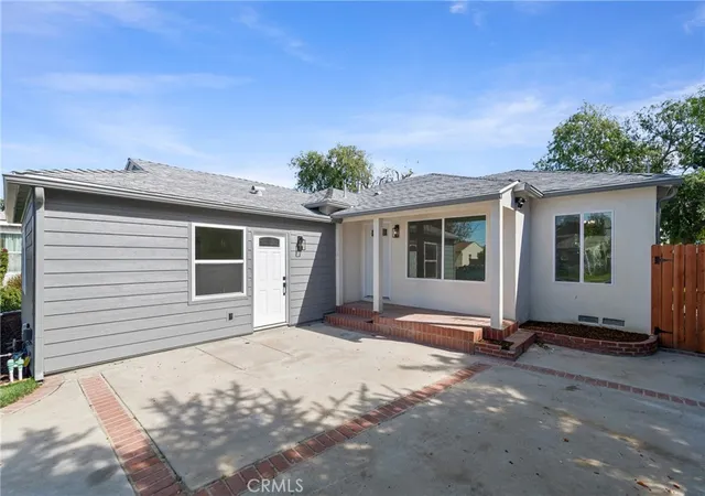 Photo 3 of Sale Pending at 6714 Jellico, Lake Balboa, CA 91406 | MLS# SR26183148 | Listing updated on 2026-10-06