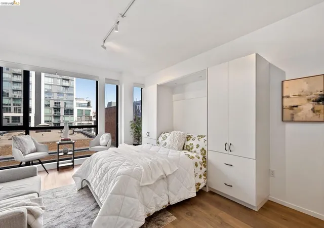 Listing Photo 2 - Condo for sale in building located at 1433 Bush St, San Francisco, CA 94109-5595 - Unit #502