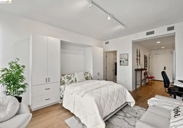 Listing Photo 5 - Condo for sale in building located at 1433 Bush St, San Francisco, CA 94109-5595 - Unit #502