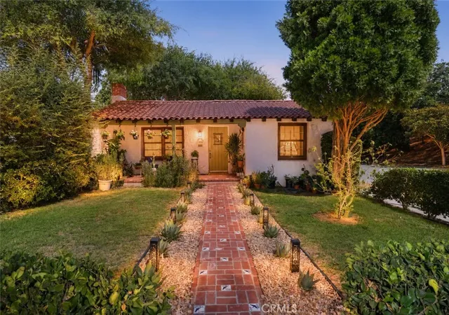 Photo 1 of Single family home for sale at 404 N Vinedo Ave, Pasadena, CA 91107 | MLS# DW26183468 | Listing updated on 2026-10-12