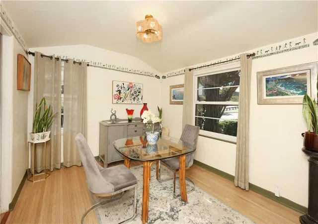 Photo 4 of Single family home for sale at 404 N Vinedo Ave, Pasadena, CA 91107 | MLS# DW26183468 | Listing updated on 2026-10-12