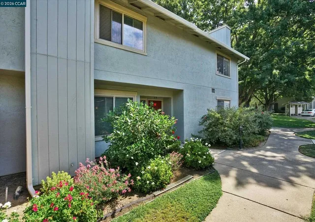 Listing Photo 5 - Condo for sale in building located at 5333 Park Highlands Blvd, Concord, CA 94521 - Unit #59