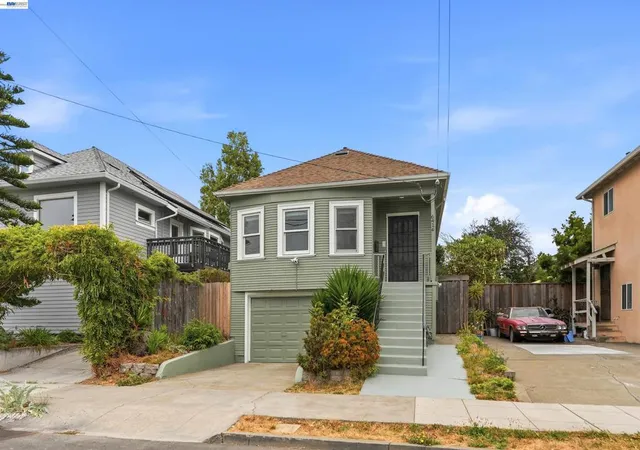 Photo 4 of Single family home for sale at 6414 Herzog St, Oakland, CA 94608 | MLS# 41145793 | Listing updated on 2026-09-20