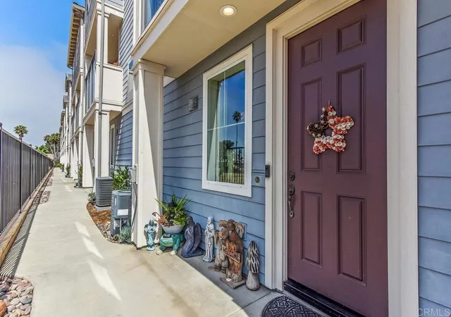 Photo 2 of Sale Pending at 525 Sandpiper Wy, Imperial Beach, CA 91932 | MLS# PTP2606417 | Listing updated on 2026-10-01
