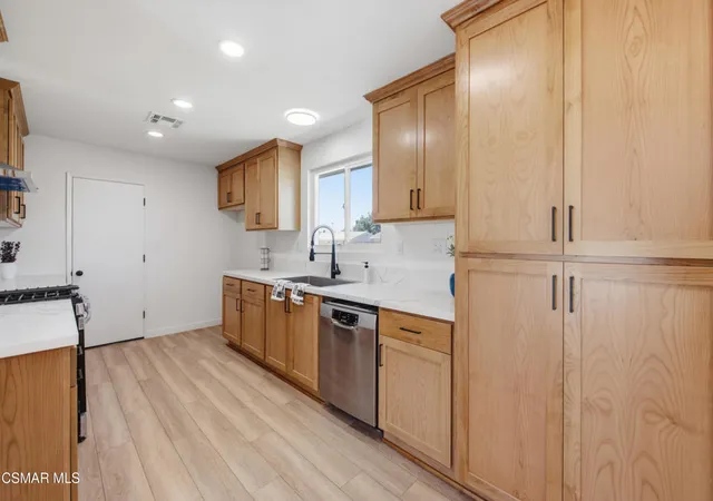 Photo 4 of Single family home for sale at 1634 Arcane St, Simi Valley, CA 93065 | MLS# 226004012 | Listing updated on 2026-09-25