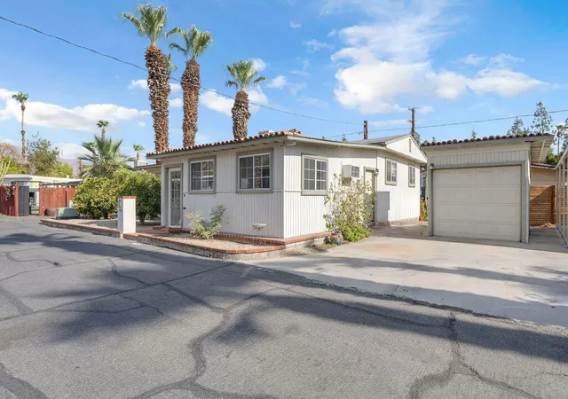 Photo 2 of Manufactured home for sale at 140 Jupiter St, Palm Springs, CA 92264 | MLS# 219151710DA | Listing updated on 2026-09-04