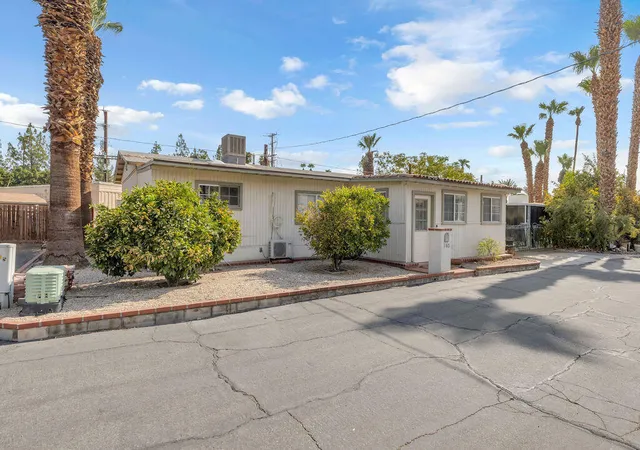 Photo 3 of Manufactured home for sale at 140 Jupiter St, Palm Springs, CA 92264 | MLS# 219151710DA | Listing updated on 2026-09-04