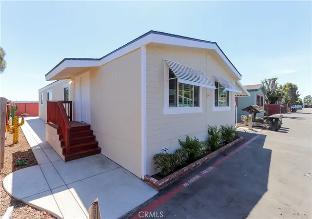 Photo 2 of Sale Pending at 7051 Ellis Ave #40, Huntington Beach, CA 92648 | MLS# PW26182412 | Listing updated on 2026-10-08