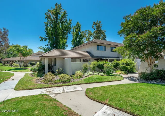 Townhouse for sale at 2870 Instone Ct, Westlake Village, CA 91361 | MLS# 226004015
