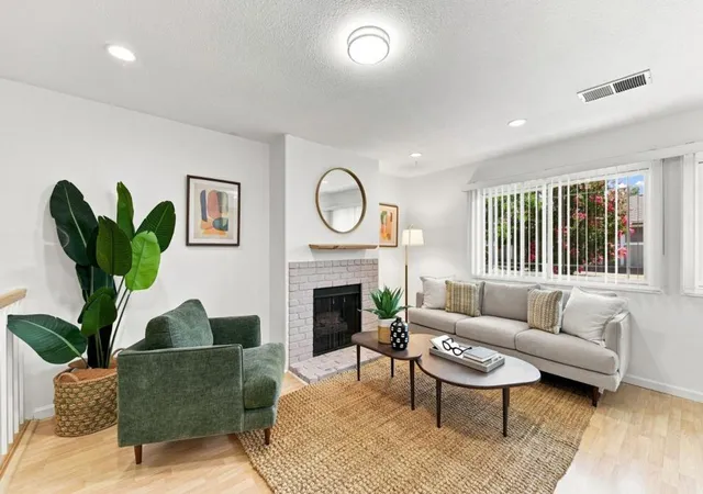 Townhouse for sale at 552 Crimsonberry Wy, San Jose, CA 95129 | MLS# ML82058572