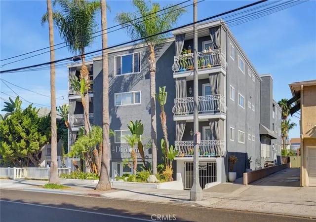 Photo 2 of Condo for sale at 1401 E 3rd Street #16, Long Beach, CA 90802 | MLS# SB26181394 | Listing updated on 2026-09-13