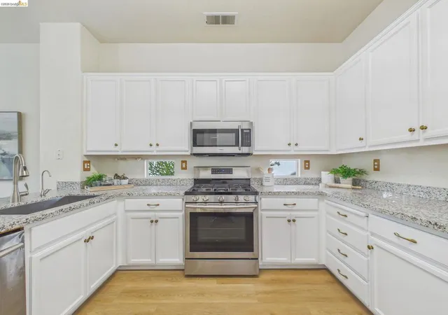 Photo 3 of Single family home for sale at 453 Tayberry, Brentwood, CA 94513 | MLS# 41145818 | Listing updated on 2026-10-10