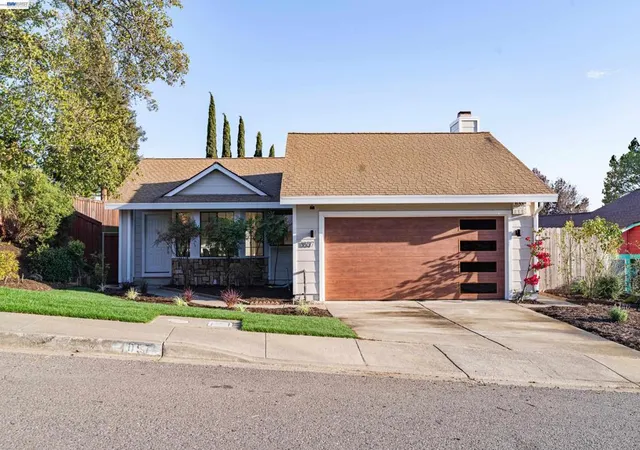 Photo 2 of Single family home for sale at 1057 Topsail Dr, Vallejo, CA 94591 | MLS# 41145831 | Listing updated on 2026-10-07