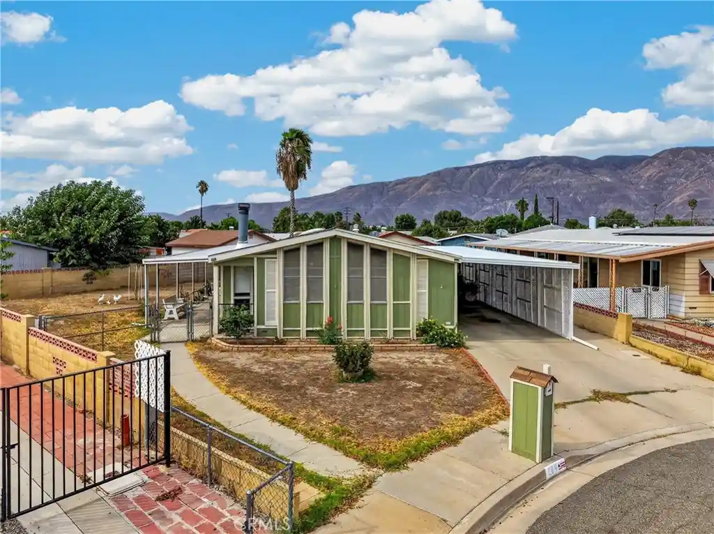 Photo 1 of Manufactured home for sale at 209 Flora Vista St, San Jacinto, CA 92582 | MLS# SW26183953 | Listing updated on 2026-10-19
