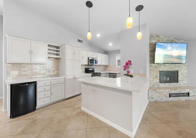 Photo 2 of Single family home for sale at 52580 Avenida Navarro, La Quinta, CA 92253 | MLS# 219151729DA | Listing updated on 2026-09-29