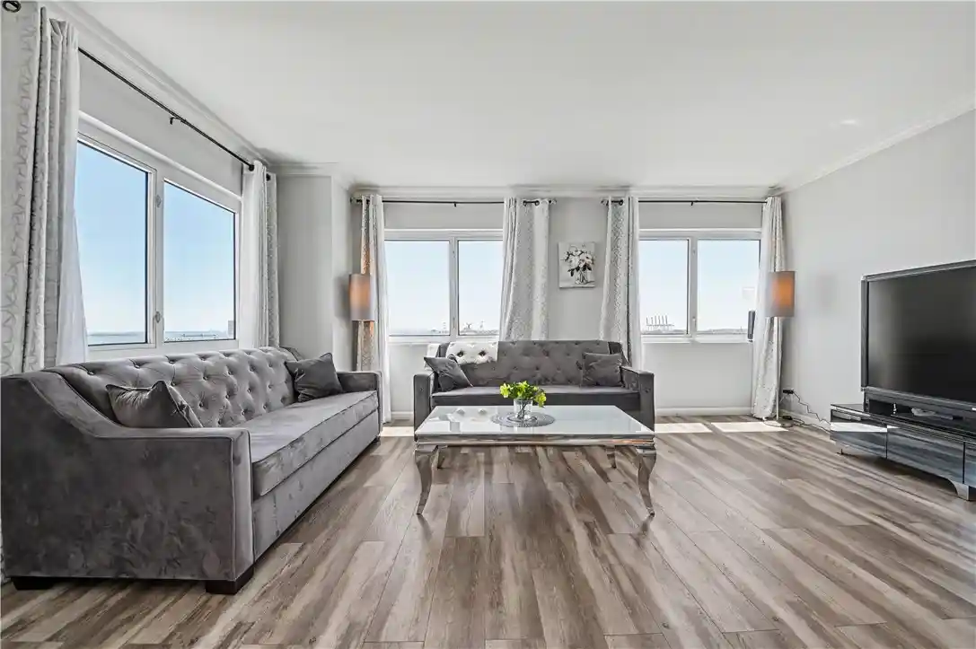 Listing Photo 1 - Condo for sale in 525 E Seaside Wy located at 525 E Seaside Wy, Long Beach, CA 90802 - Unit #1109