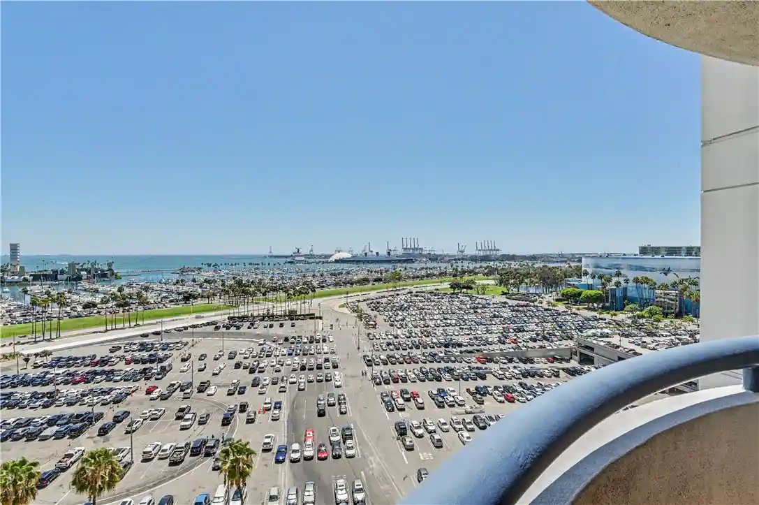 Listing Photo 2 - Condo for sale in 525 E Seaside Wy located at 525 E Seaside Wy, Long Beach, CA 90802 - Unit #1109