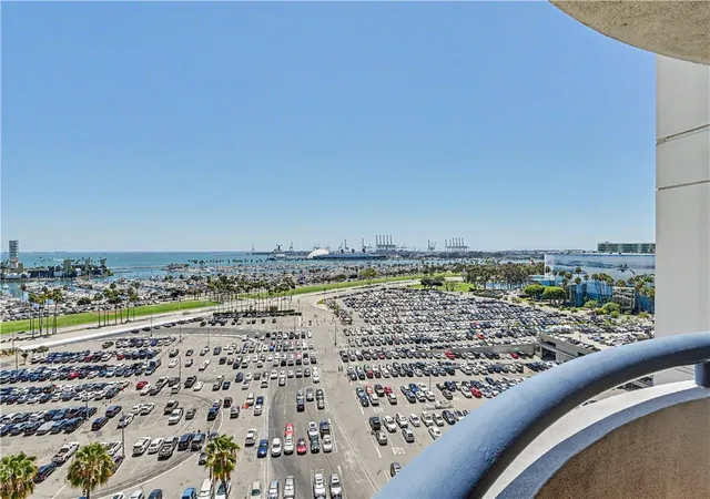 Listing Photo 2 - Condo for sale in building located at 525 E Seaside Wy, Long Beach, CA 90802 - Unit #1109