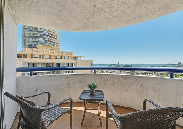 Listing Photo 3 - Condo for sale in building located at 525 E Seaside Wy, Long Beach, CA 90802 - Unit #1109