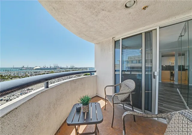 Listing Photo 4 - Condo for sale in building located at 525 E Seaside Wy, Long Beach, CA 90802 - Unit #1109