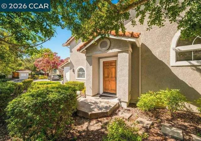 Photo 3 of Sale Pending at 465 S Clovercrest Ln, San Ramon, CA 94582 | MLS# 41145853 | Listing updated on 2026-09-23