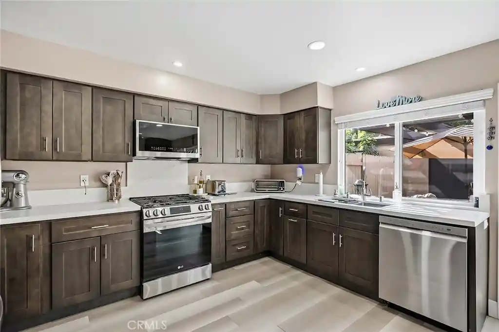 Townhouse for sale at 739 Knollwood Ln, San Dimas, CA 91773 | MLS# PW26183928