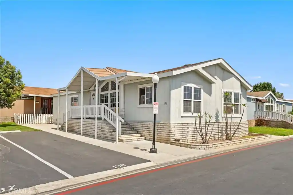 Photo 1 of Manufactured home for sale at 5815 E La Palma Ave #190, Anaheim, CA 92807 | MLS# CV26183564 | Listing updated on 2026-08-26