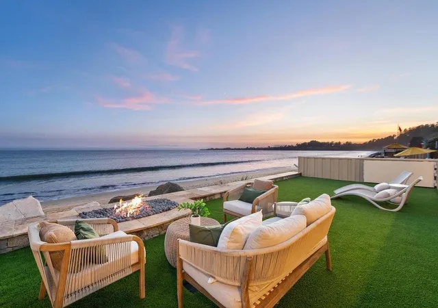 Photo 3 of Single family home for sale at 725 Las Olas Dr, Aptos, CA 95003 | MLS# ML82057791 | Listing updated on 2026-10-05