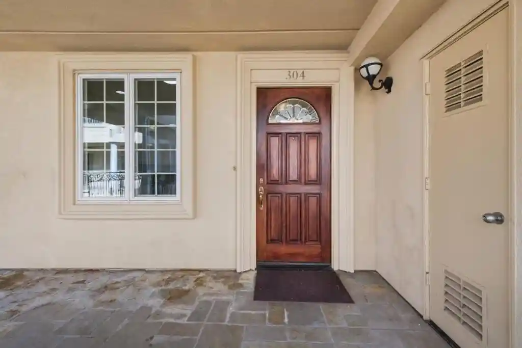 Listing Photo 2 - Condo for sale in 153 N N San Mateo Dr located at 153 N N San Mateo Dr, San Mateo, CA 94401 - Unit #304