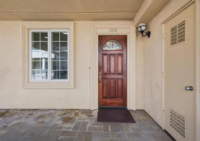 Listing Photo 2 - Condo for sale in building located at 153 N N San Mateo Dr, San Mateo, CA 94401 - Unit #304
