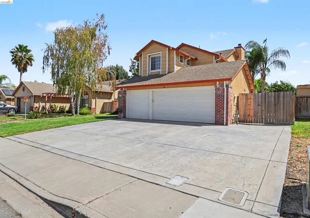 Photo 3 of Single family home for sale at 4674 La Vista Dr, Oakley, CA 94561 | MLS# 41145876 | Listing updated on 2026-10-08