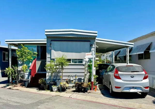 Photo 1 of Manufactured home for sale at 2150 Monterey Hwy #125, San Jose, CA 95112 | MLS# ML82058646 | Listing updated on 2026-10-11