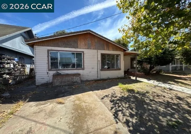 Photo 2 of Sale Pending at 520 Harrison Dr, Richmond, CA 94806 | MLS# 41145887 | Listing updated on 2026-09-16