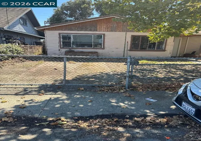 Photo 3 of Sale Pending at 520 Harrison Dr, Richmond, CA 94806 | MLS# 41145887 | Listing updated on 2026-09-16