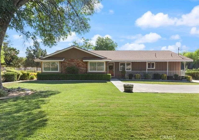 Photo 3 of Sale Pending at 25210 California, Hemet, CA 92545 | MLS# SW26184280 | Listing updated on 2026-10-02