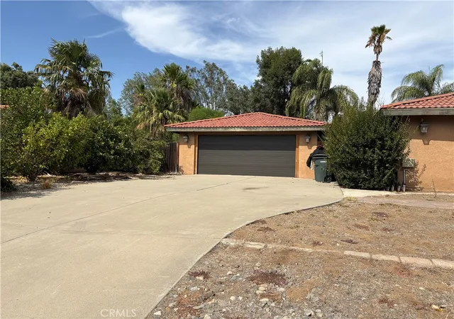 Photo 2 of Sale Pending at 22388 Black Beauty Trl, Wildomar, CA 92595 | MLS# SW26182706 | Listing updated on 2026-10-13