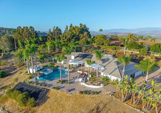 Single family home for sale at 33 Gateview, Fallbrook, CA 92028 | MLS# 260020649SD