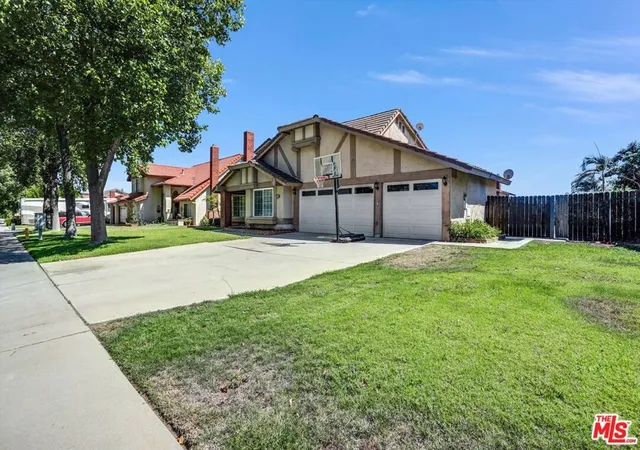 Photo 3 of Sale Pending at 619 W Arbeth St, Rialto, CA 92377 | MLS# 26875299 | Listing updated on 2026-09-13