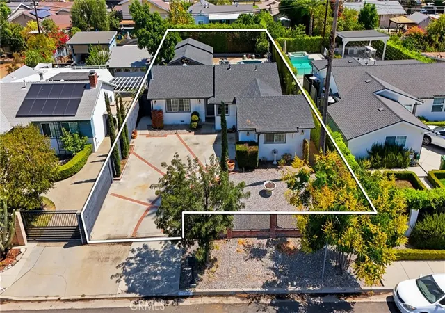 Photo 3 of Sale Pending at 9930 Wealtha, Sun Valley, CA 91352 | MLS# SR26184342 | Listing updated on 2026-10-10
