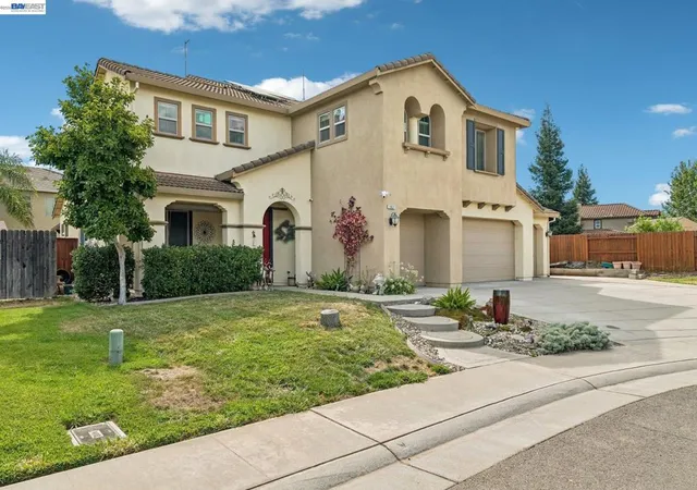 Photo 2 of Single family home for sale at 1021 Saunders Ct, Galt, CA 95632 | MLS# 41145919 | Listing updated on 2026-09-13