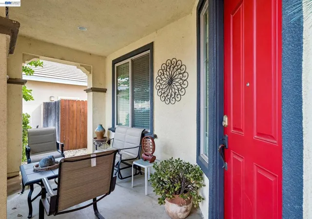 Photo 3 of Single family home for sale at 1021 Saunders Ct, Galt, CA 95632 | MLS# 41145919 | Listing updated on 2026-09-13