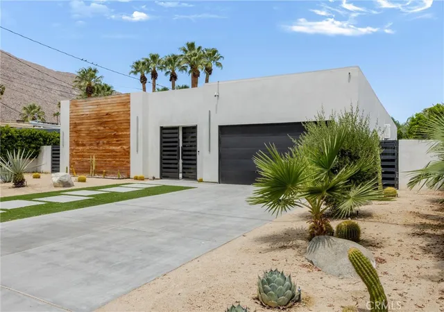 Photo 4 of Single family home for sale at 456 E Sonora Rd, Palm Springs, CA 92264 | MLS# OC26178330 | Listing updated on 2026-09-20