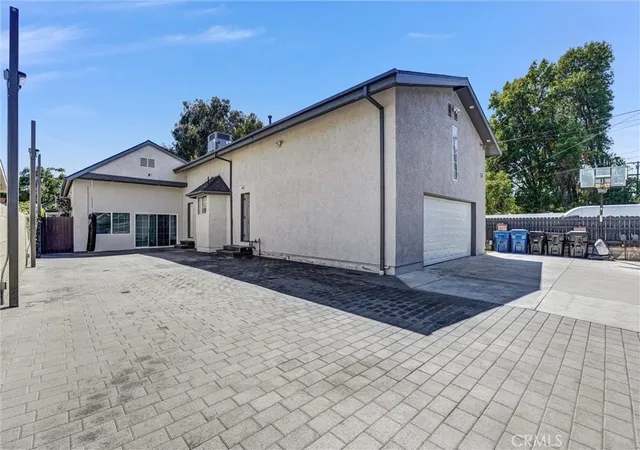 Photo 2 of Single family home for sale at 15012 Wyandotte, Los Angeles, CA 91405 | MLS# DW26184415 | Listing updated on 2026-09-25