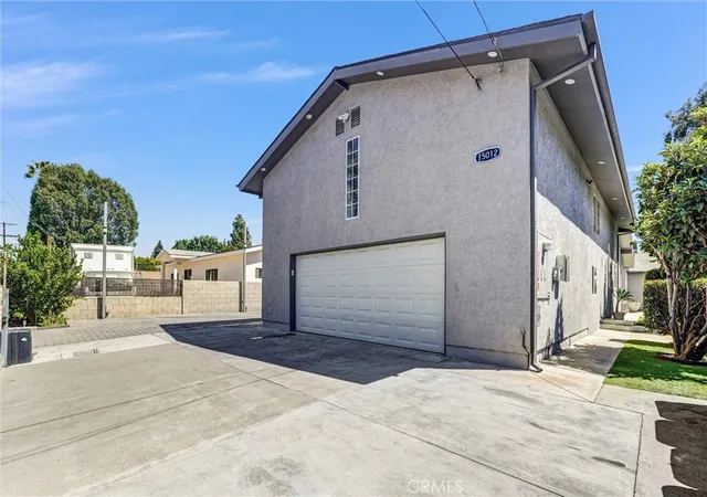 Photo 3 of Single family home for sale at 15012 Wyandotte, Los Angeles, CA 91405 | MLS# DW26184415 | Listing updated on 2026-09-25