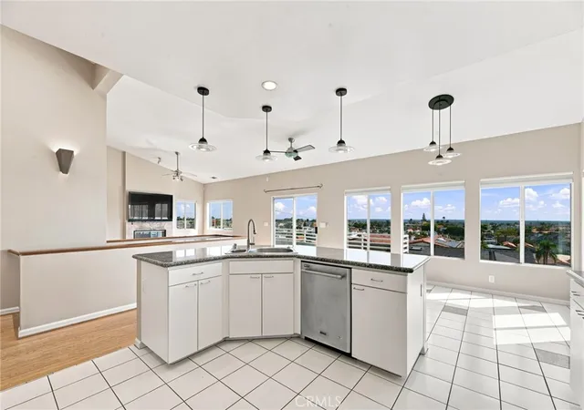 Photo 3 of Single family home for sale at 1536 Silver, Hermosa Beach, CA 90254 | MLS# SB26184426 | Listing updated on 2026-10-12