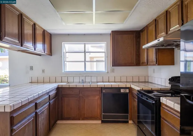 Listing Photo 4 - Condo for sale in building located at 2579 El Portal Dr, San Pablo, CA 94806 - Unit #A