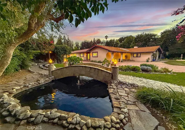 Single family home for sale at 23254 Hatteras, Woodland Hills, CA 91367 | MLS# SR26162875